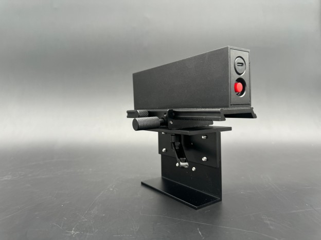 Magnetic laser alignment device for sheet metal bending machine press brake