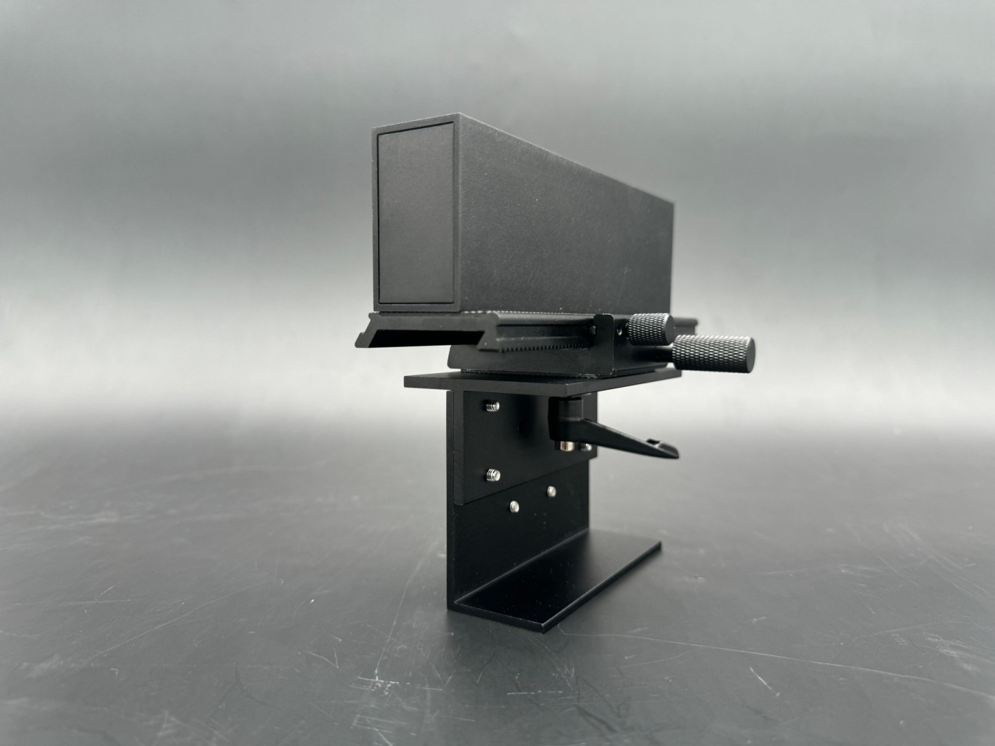 Magnetic laser alignment device for sheet metal bending machine press brake