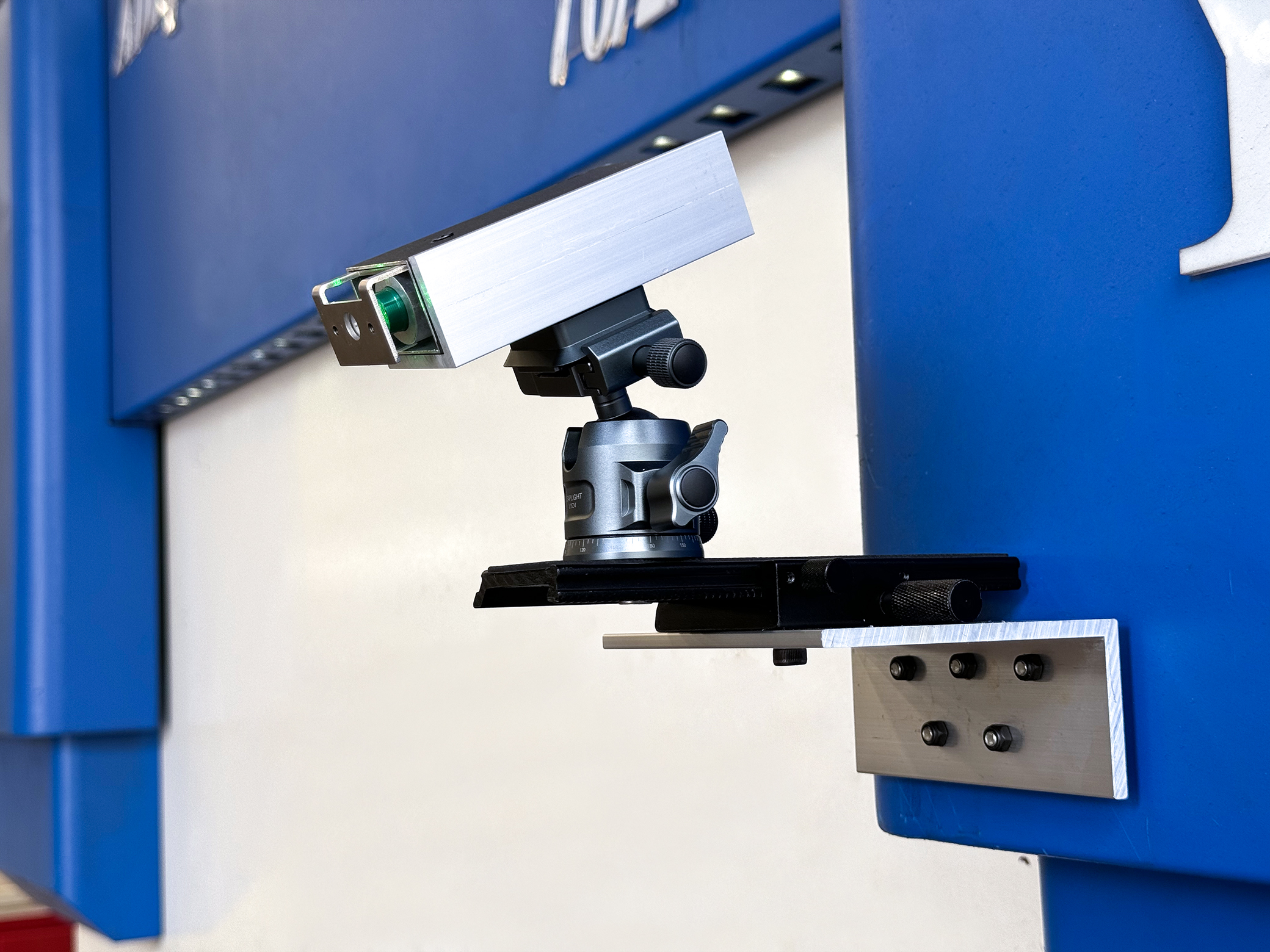 Brand new design alignment device for bending machine