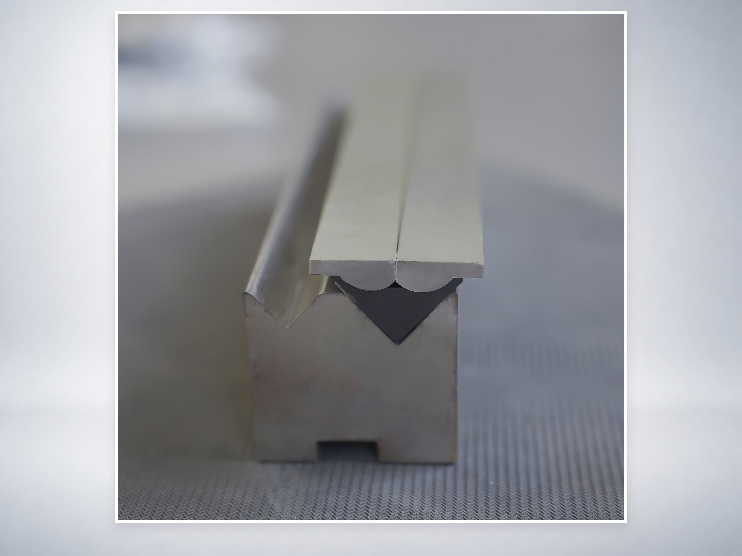 Tranyond modular mark-free press brake V-die - product overview