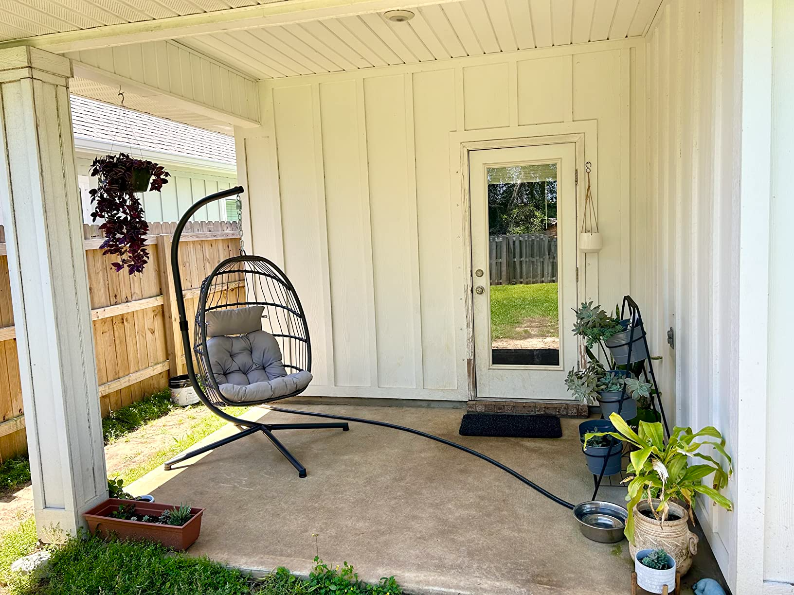 The Outdoor Egg Chair: A Stylish Oasis for Your Backyard Retreat