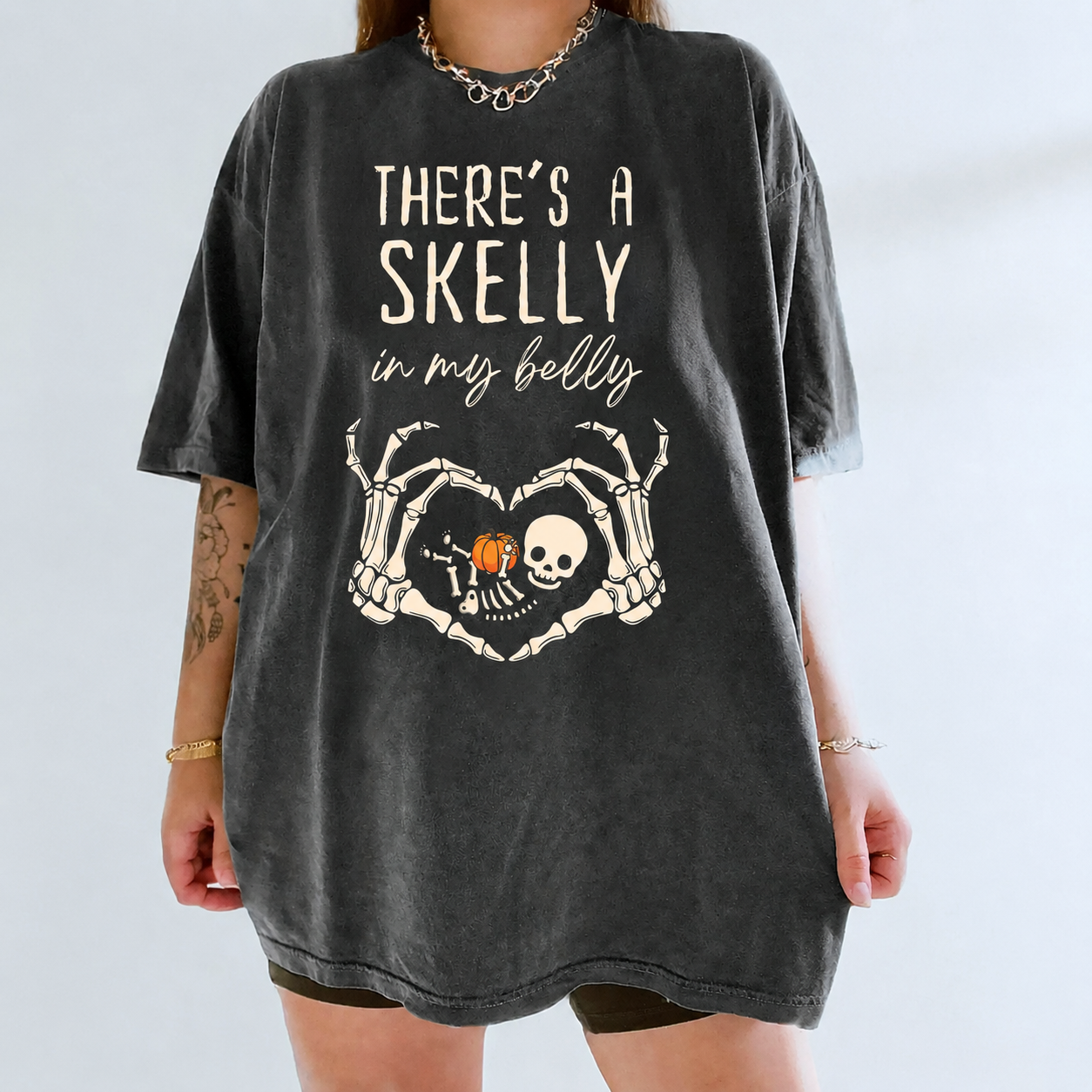 There’s A Skelly In My Belly Cute Halloween Maternity Shirt