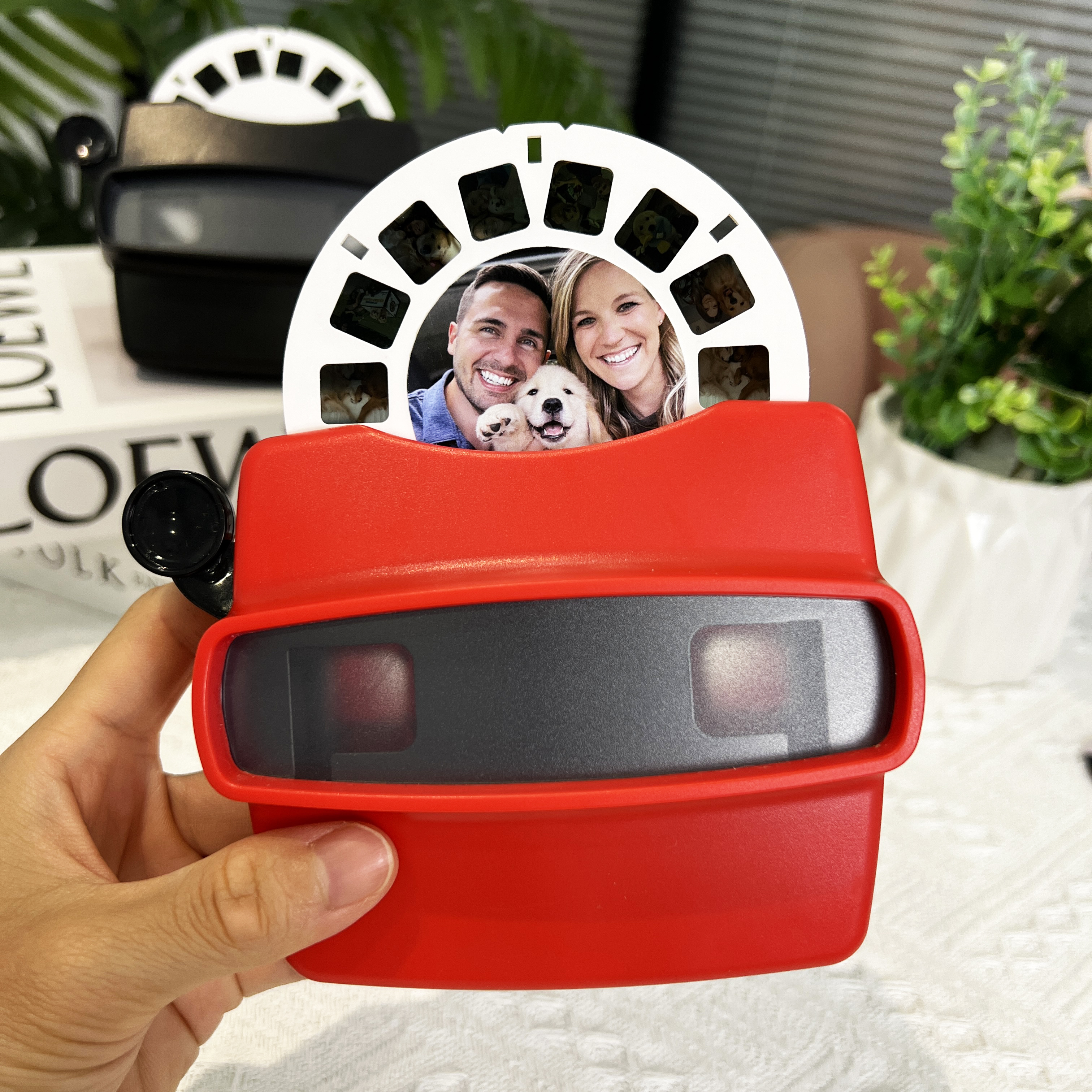 Personalized Retro Pet Viewfinder with Photos