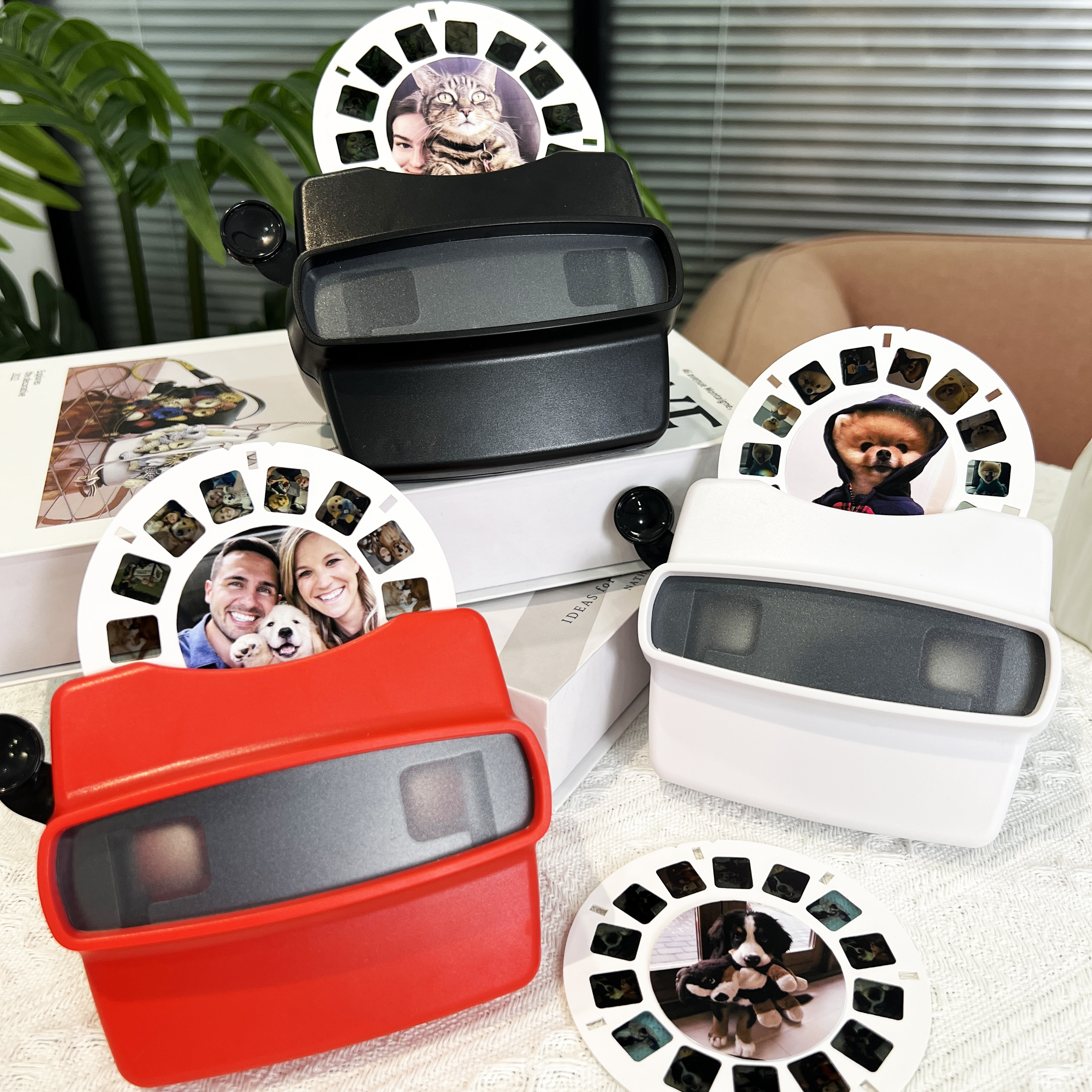Personalized Retro Pet Viewfinder with Photos