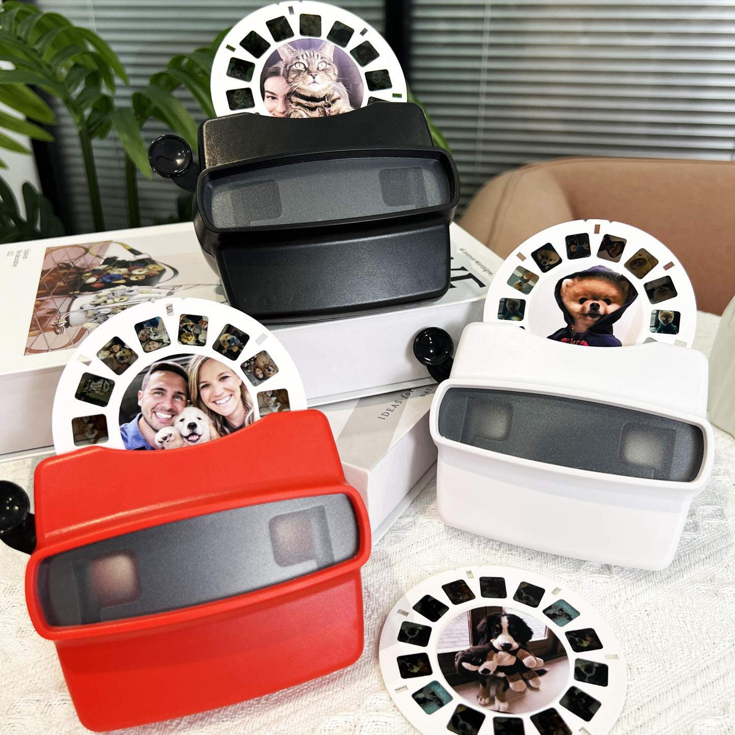 Personalized Retro Pet Viewfinder with Photos