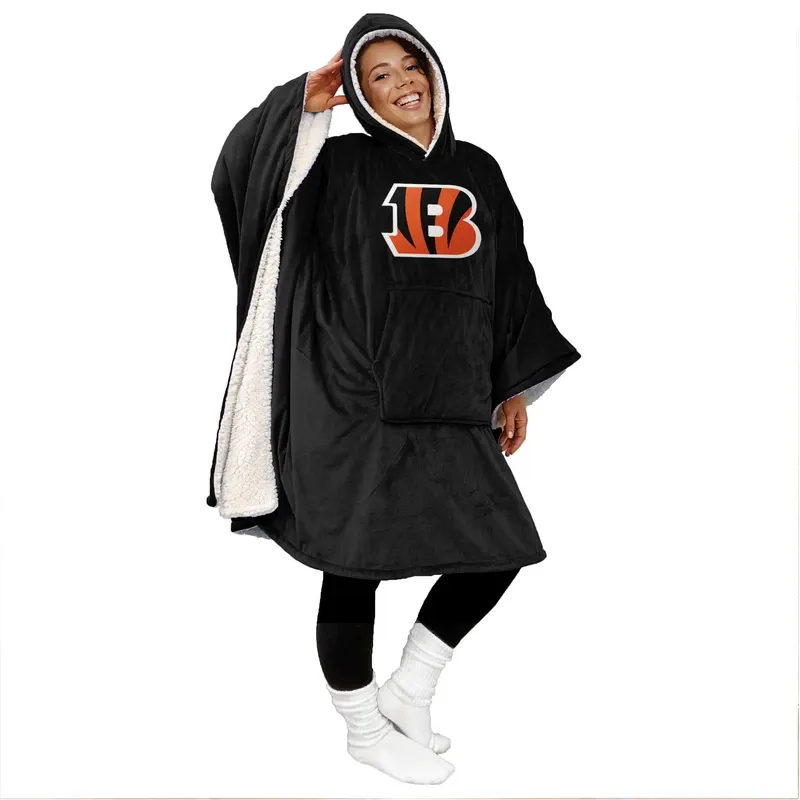 Game Day Oversized Wearable Sherpa Fan Cape