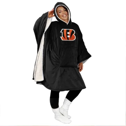 Game Day Oversized Wearable Sherpa Fan Cape