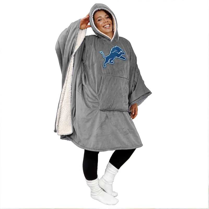 Game Day Oversized Wearable Sherpa Fan Cape