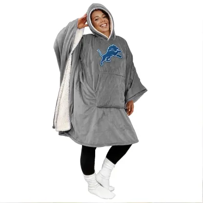 Game Day Oversized Wearable Sherpa Fan Cape
