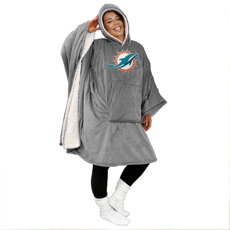 Game Day Oversized Wearable Sherpa Fan Cape