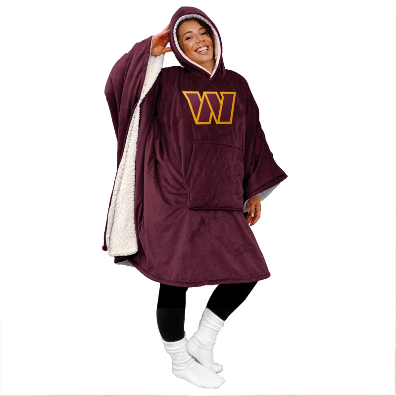 Game Day Oversized Wearable Sherpa Fan Cape
