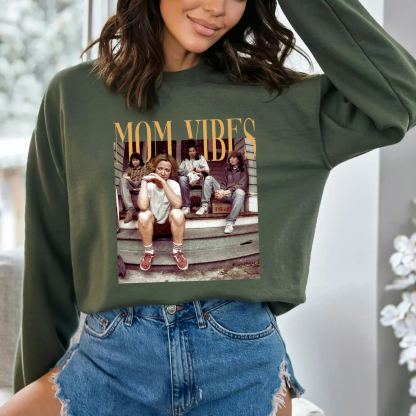 Retro Mom Vibes Sweatshirt, 90s Mom Vibes T-Shirt