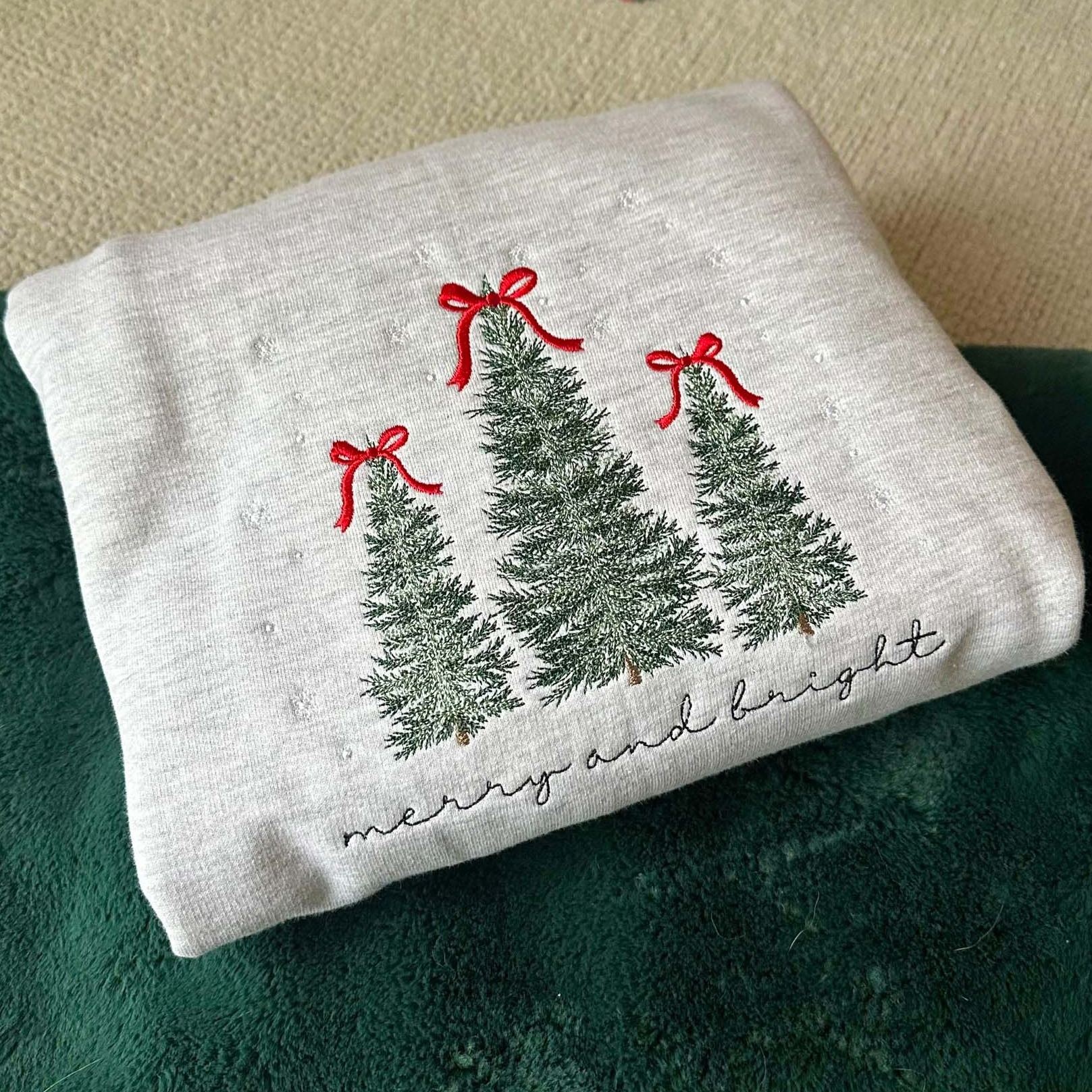 MERRY CHRISTMAS TREES EMBROIDERED SWEATSHIRT