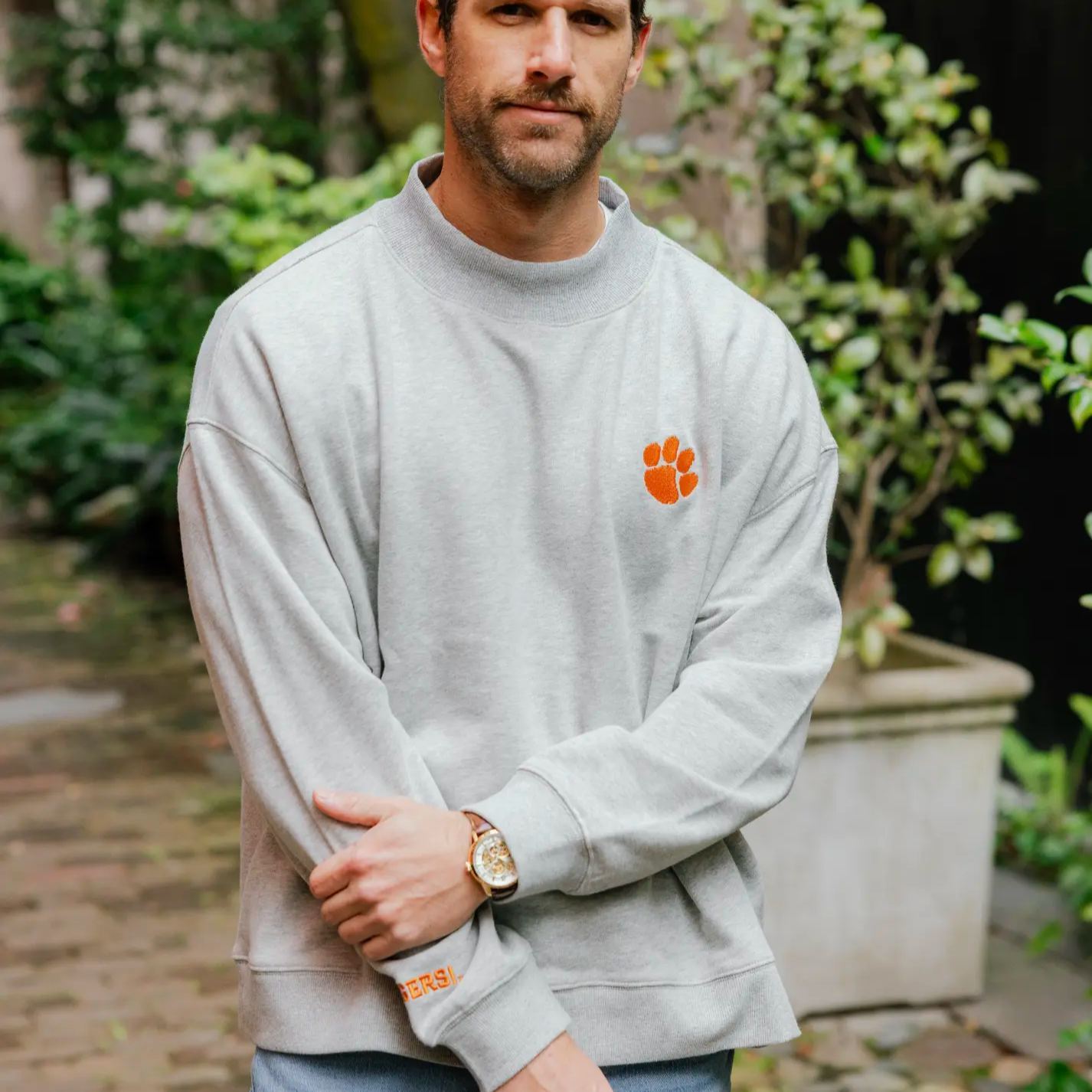 Oversized Embroidered College Mocknecks