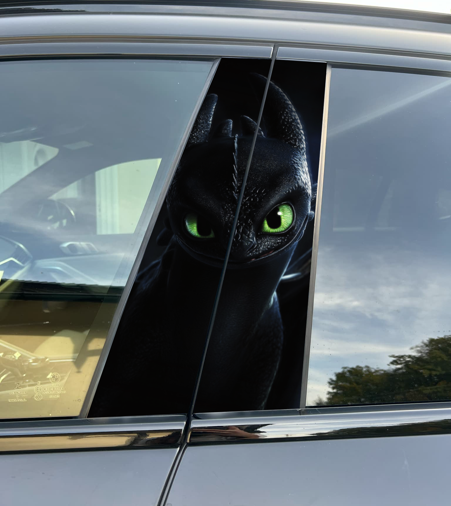 Toothless Car Pillar Wrap - Premium Vinyl B-Pillar Decal, Universal Fit