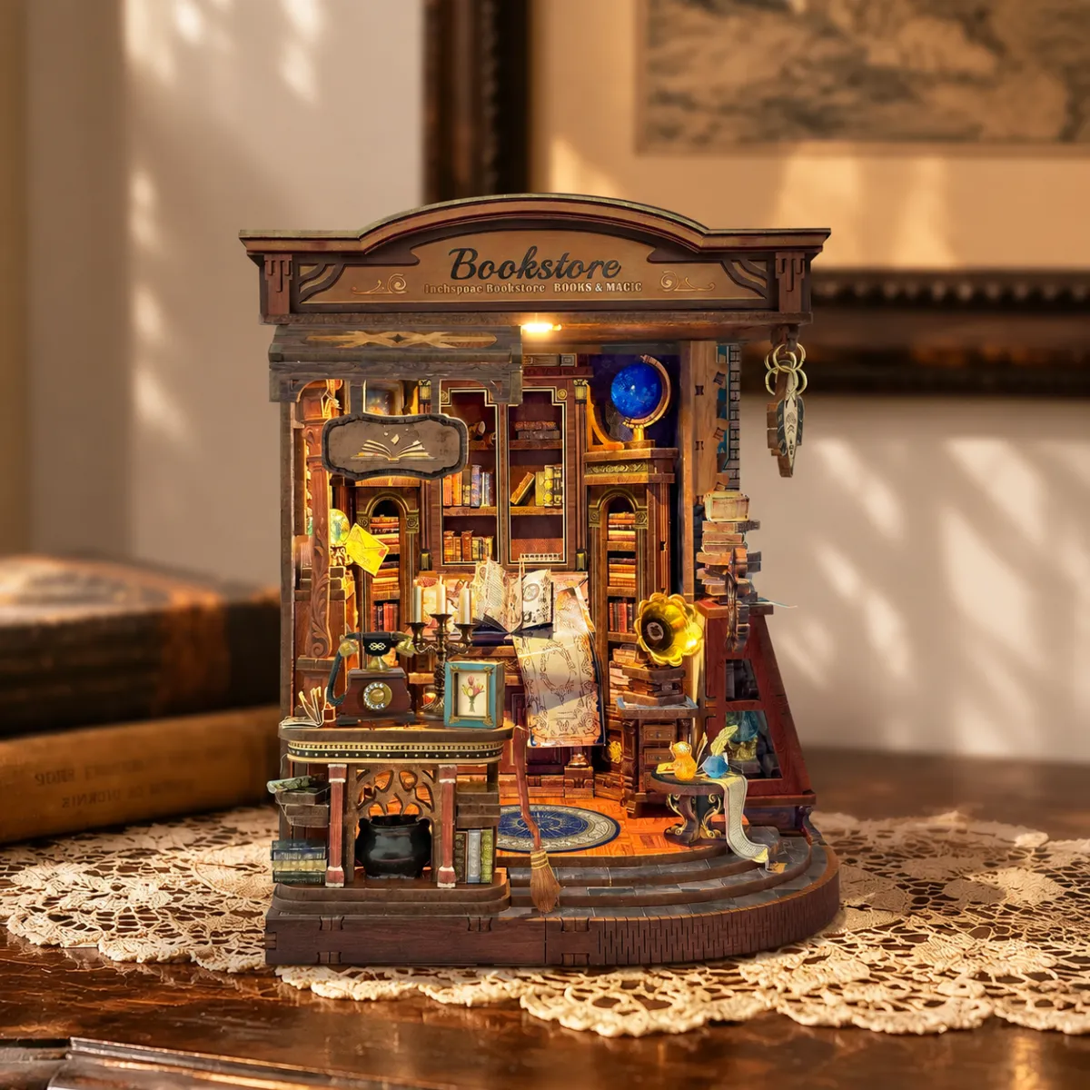 Inchspace Boekhandel DIY Miniatuurset met het licht aan