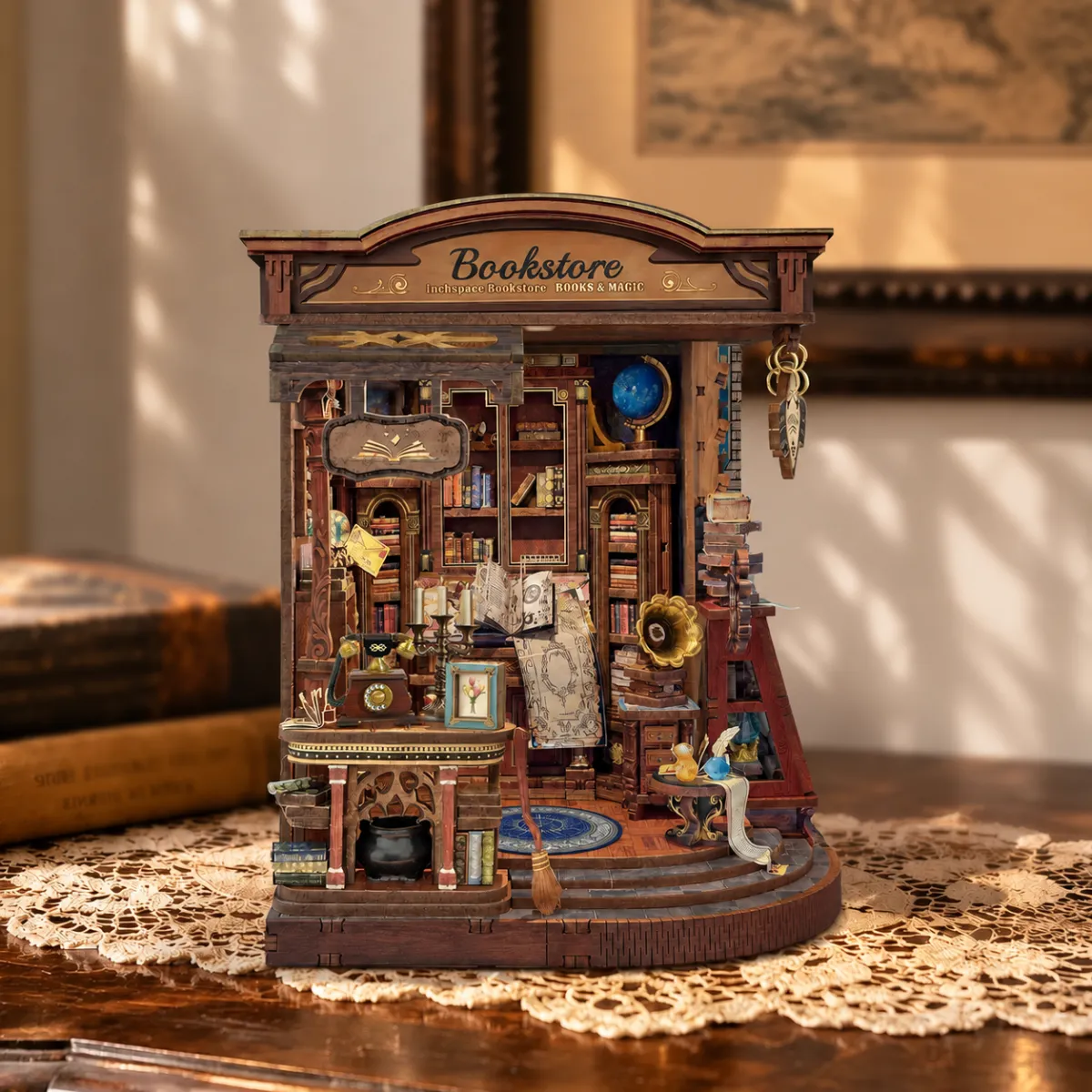 Inchspace Boekhandel DIY Miniatuurset met het licht uit