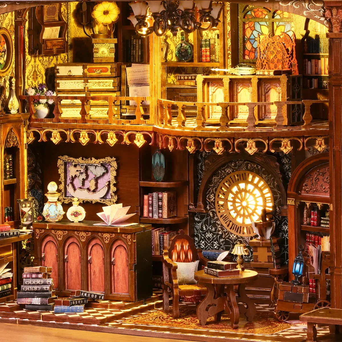 Grote bibliotheek met twee verdiepingen