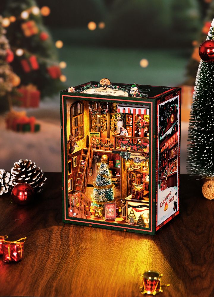 {"default":"Christmas Series Book Nooks"}
