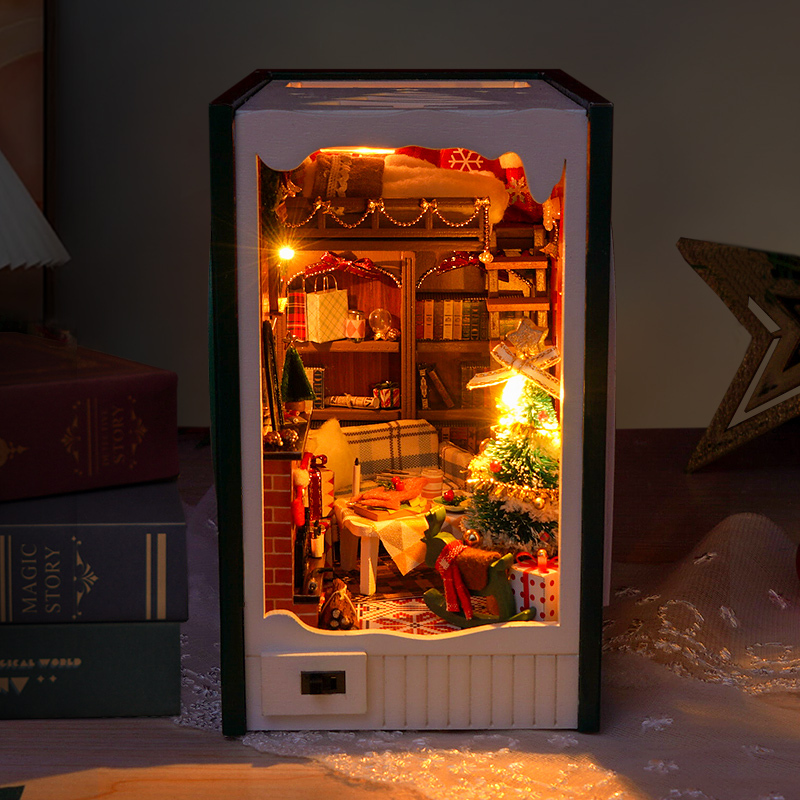 Christmas Notes DIY Book Nook Kit-Book Nook World