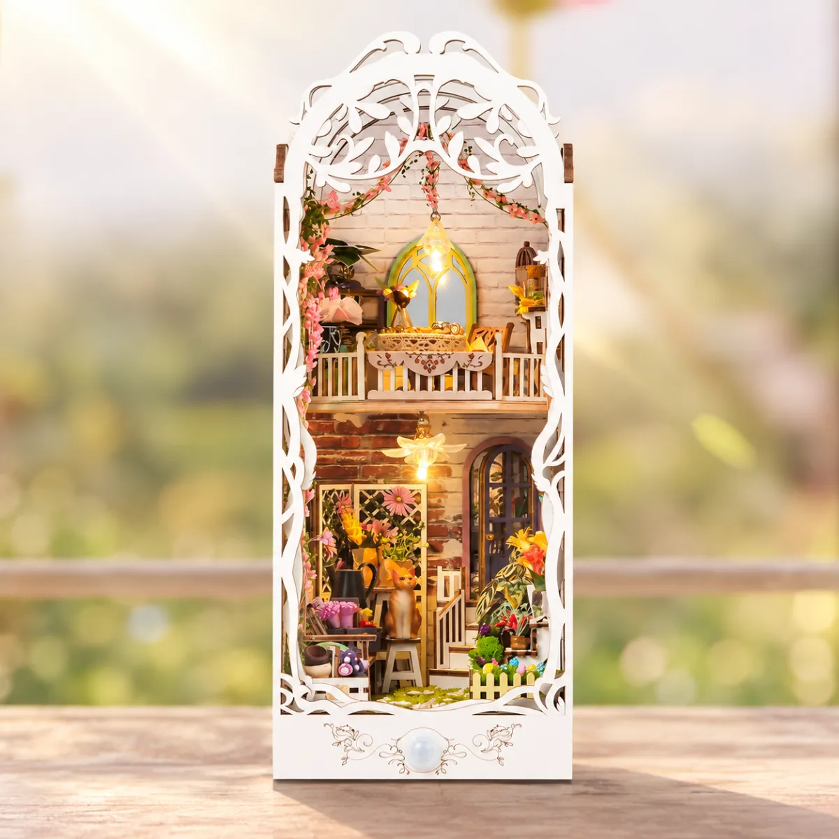 Kit fai-da-te per angolo lettura a forma di casetta di fiori con le luci accese