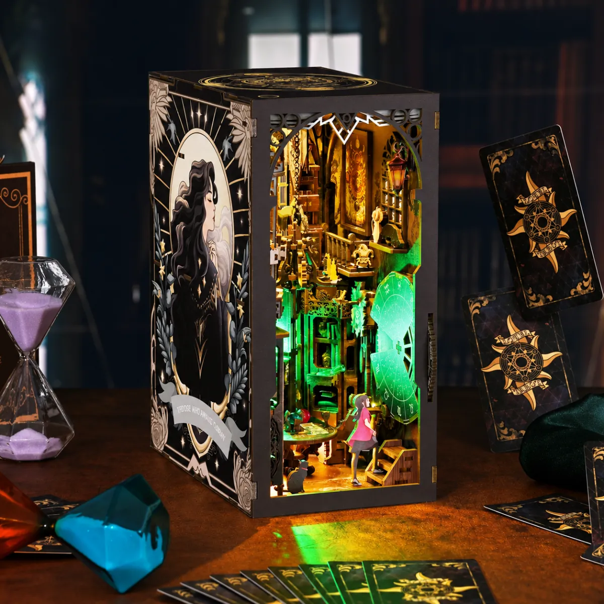Kit fai-da-te per angolo lettura della Tarot Divination Society con le luci accese