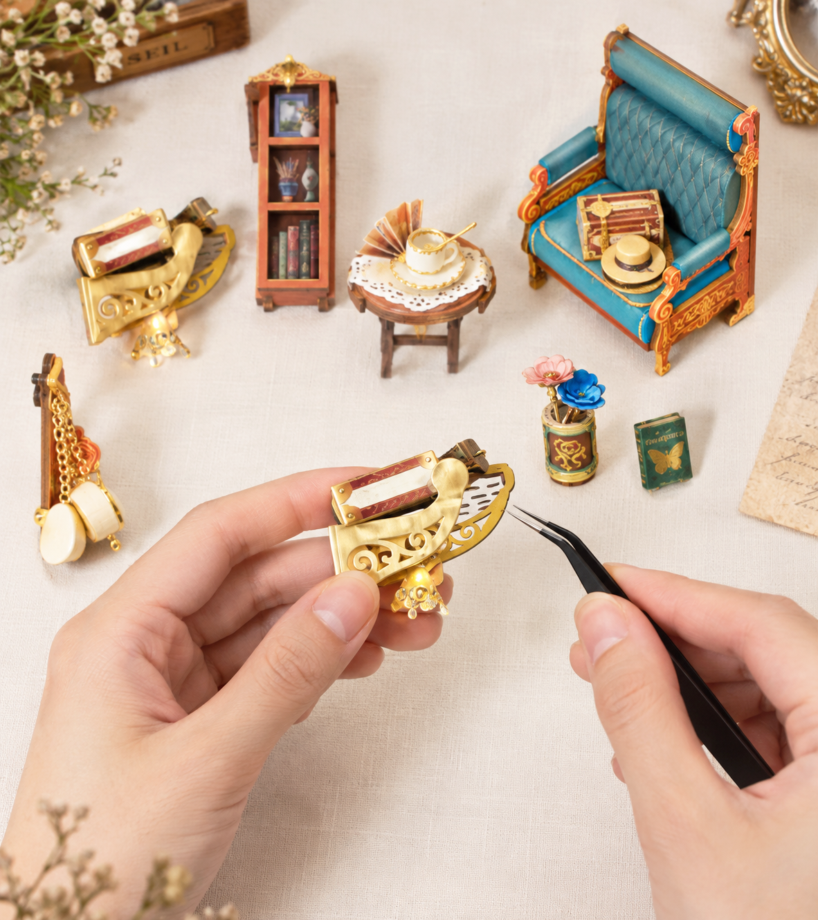 European Travels Motion Scene DIY Book Nook Kit build detail