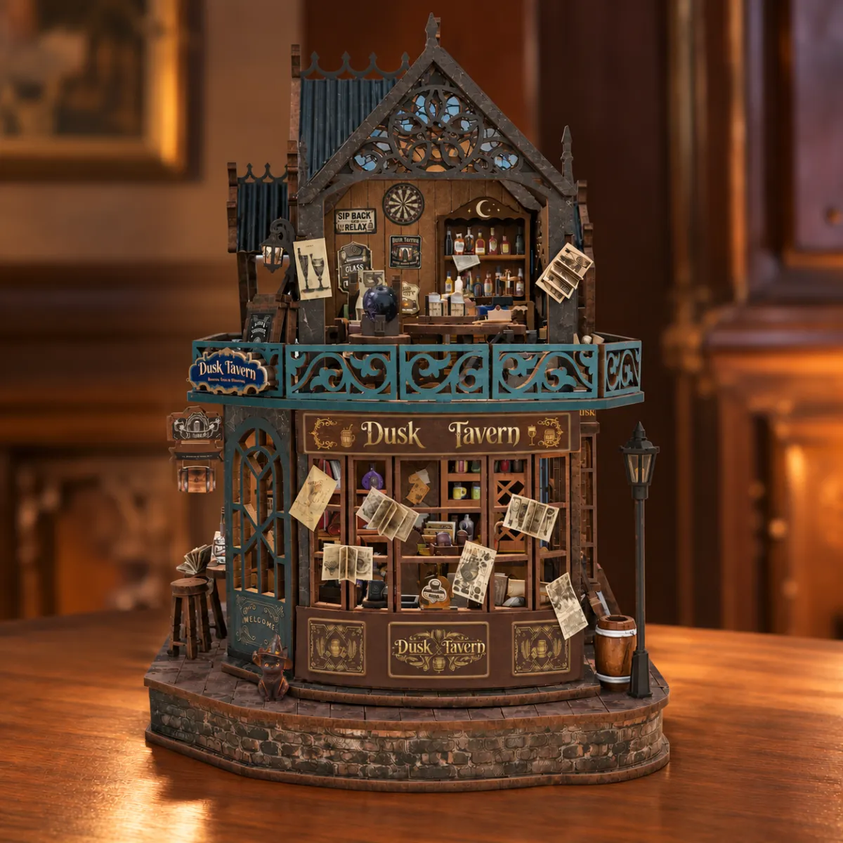 Miniatuurbouwpakket van Twilight Tavern met het licht uit