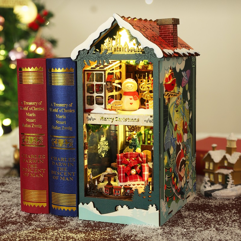 Santa's Cottage ｜ Christmas Series DIY Book Nook Kit-Book Nook World
