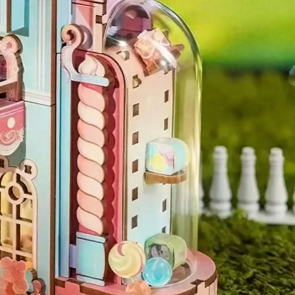 Transparent Display Candy Tower with Exquisite Candy Ornaments