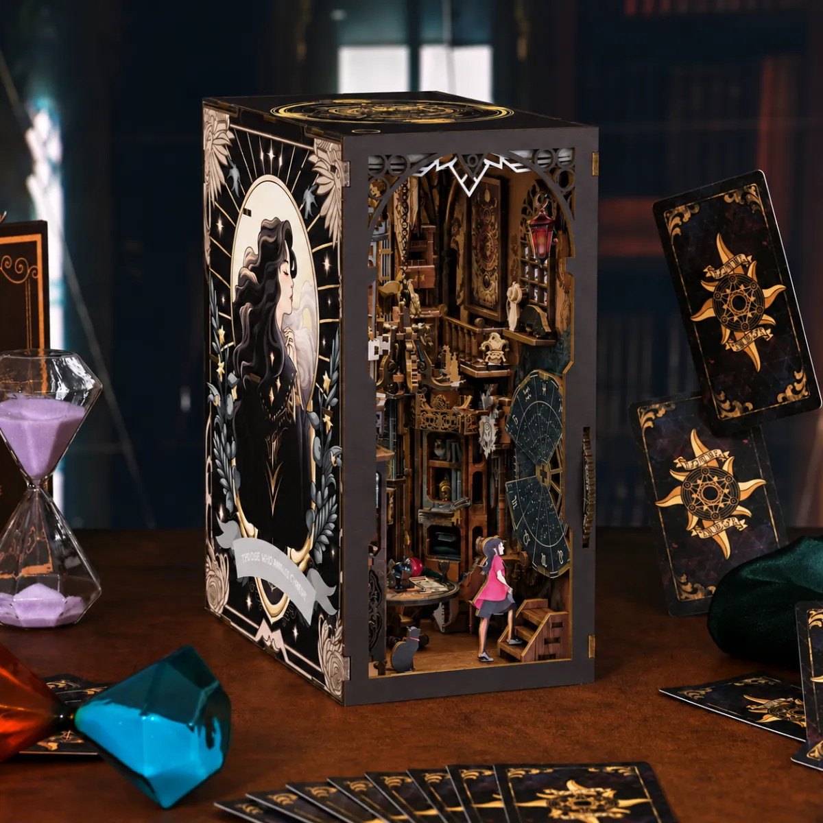 Kit fai-da-te per angolo lettura della Tarot Divination Society con le luci spente