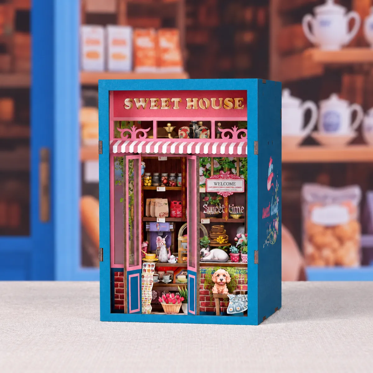 工芸品 Sweet Shop booknook + acrylic box Sweet House DIY Book Nook Kit-Book Nook World