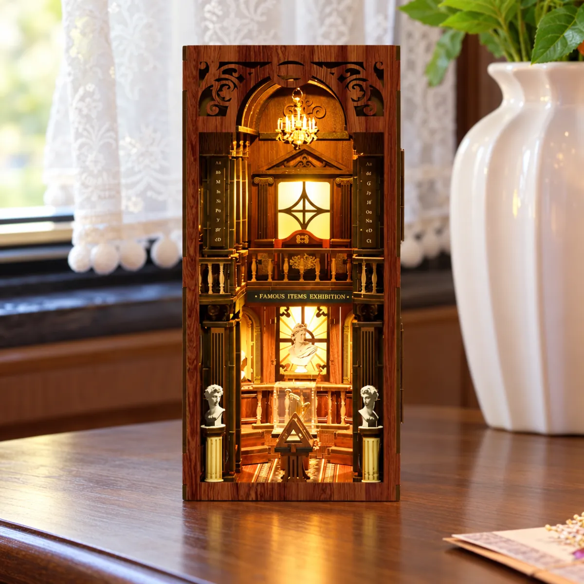 Das DIY-Buchecken-Set der Philosophischen Bibliothek mit eingeschaltetem Licht