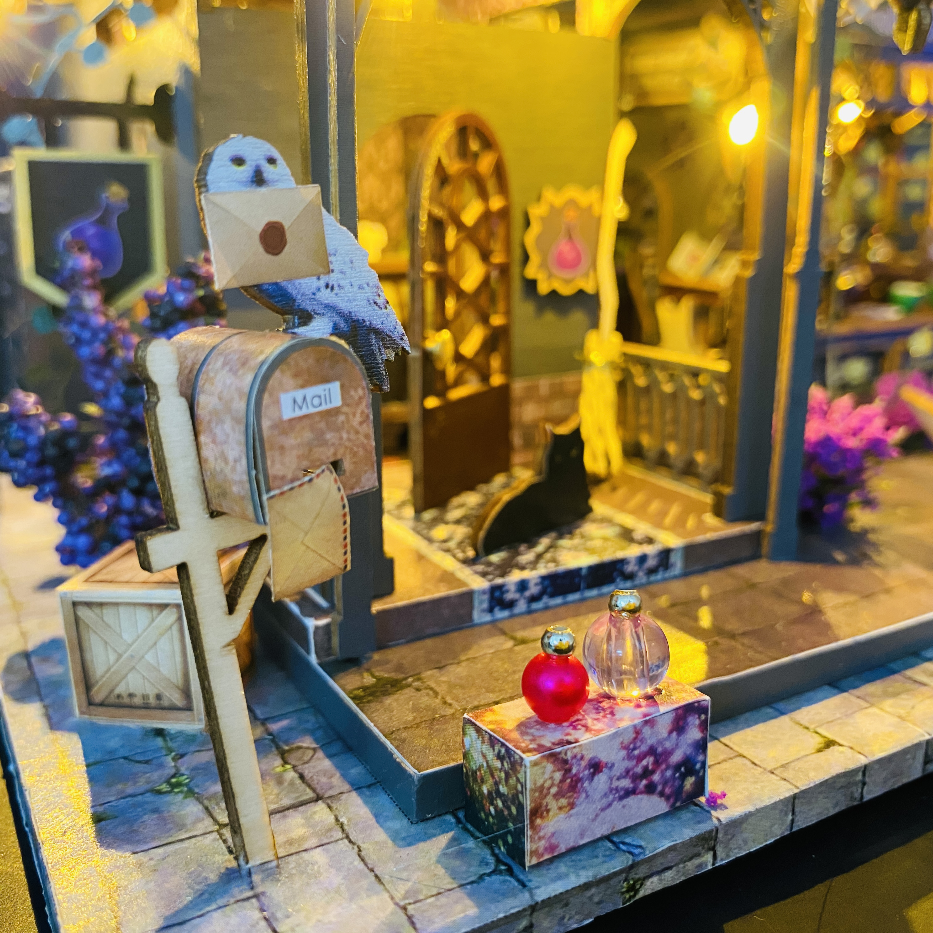 Hollow Magic Coffee Shop DIY Miniature Kit-Book Nook World