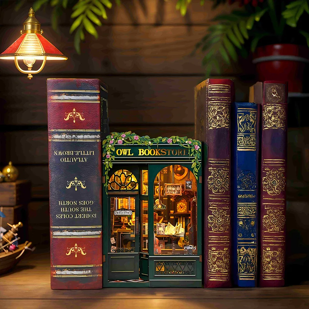Owl Bookstore DIY Book Nook Kit BNW