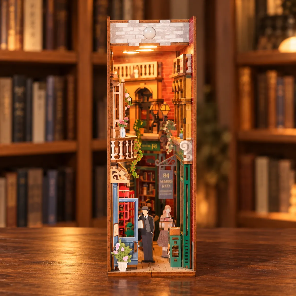 84 Charing Cross Road DIY Boekhoekset met het licht aan