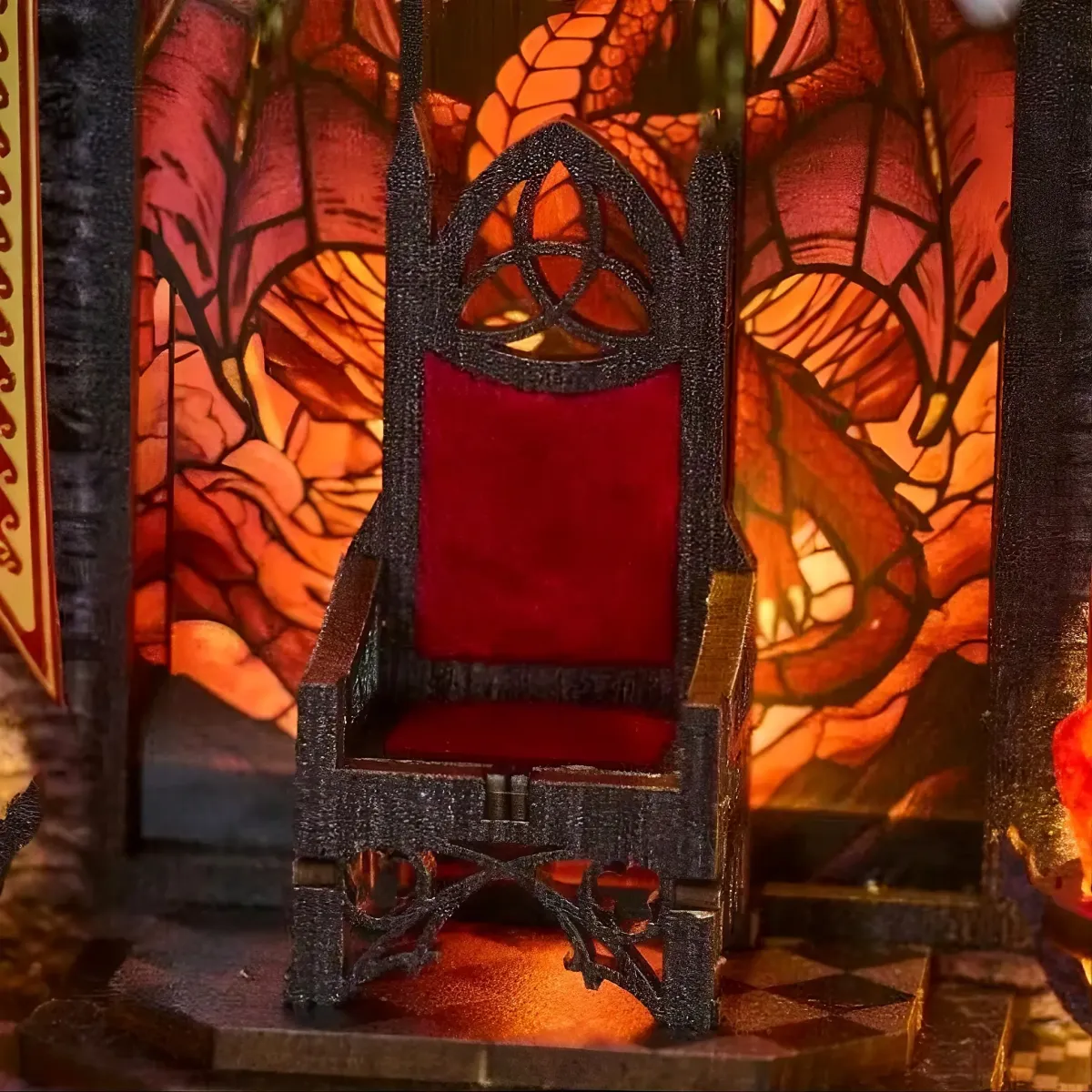 Trono gotico cavo di Triquetra