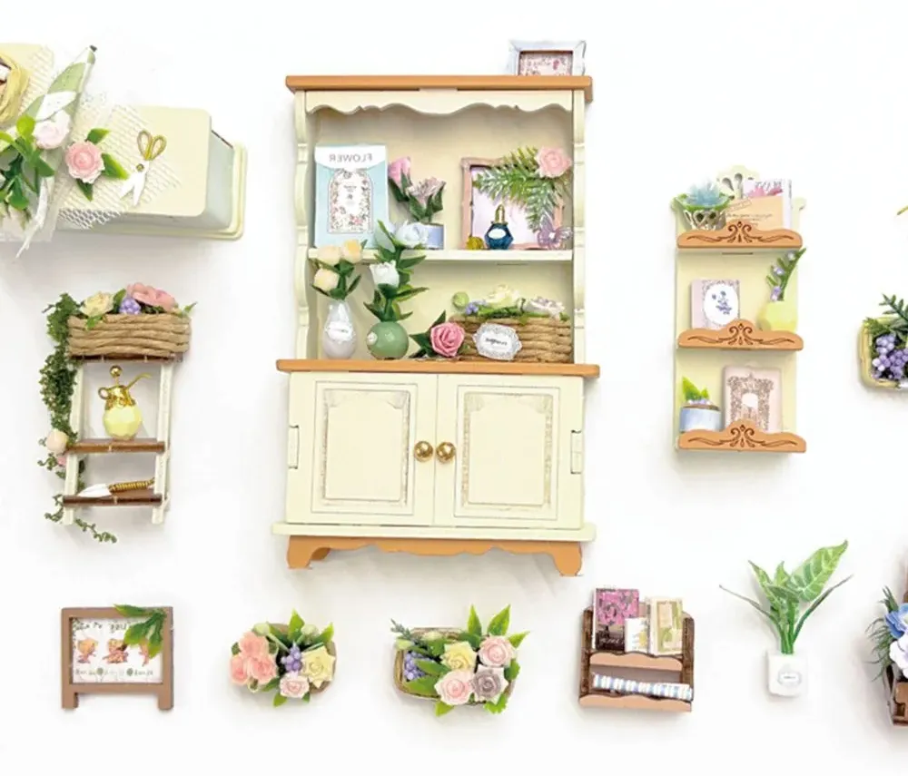 Floral Dream DIY Miniature Kit &ndash; handcrafted flower shop close-up details