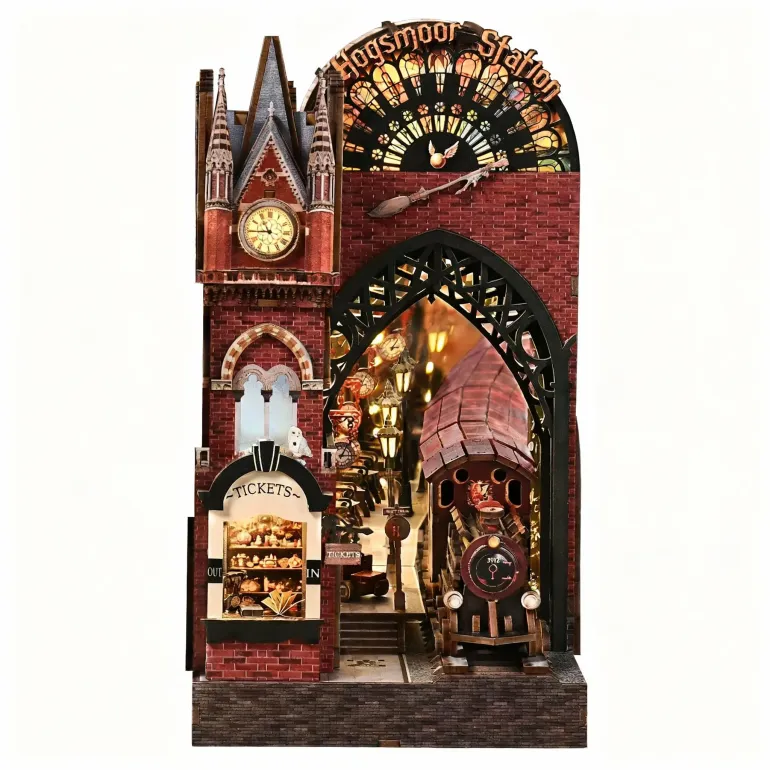 Hogsmoor Station DIY Book Nook Kit