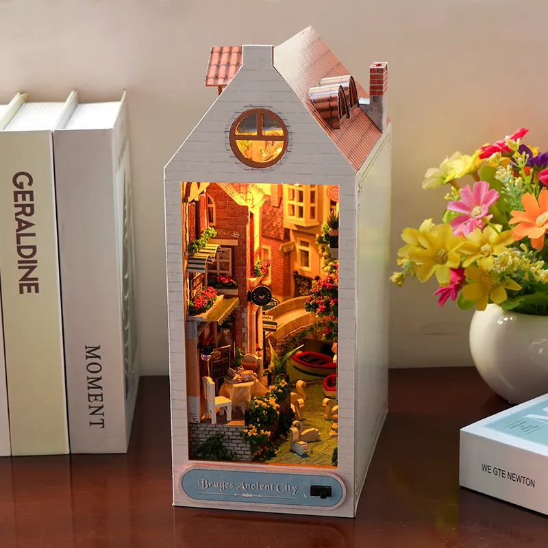【markun1024】ビンテージ ミニチュア アンビル セット Bruges Ancient City DIY Book Nook Kit – Medieval Garden Scene