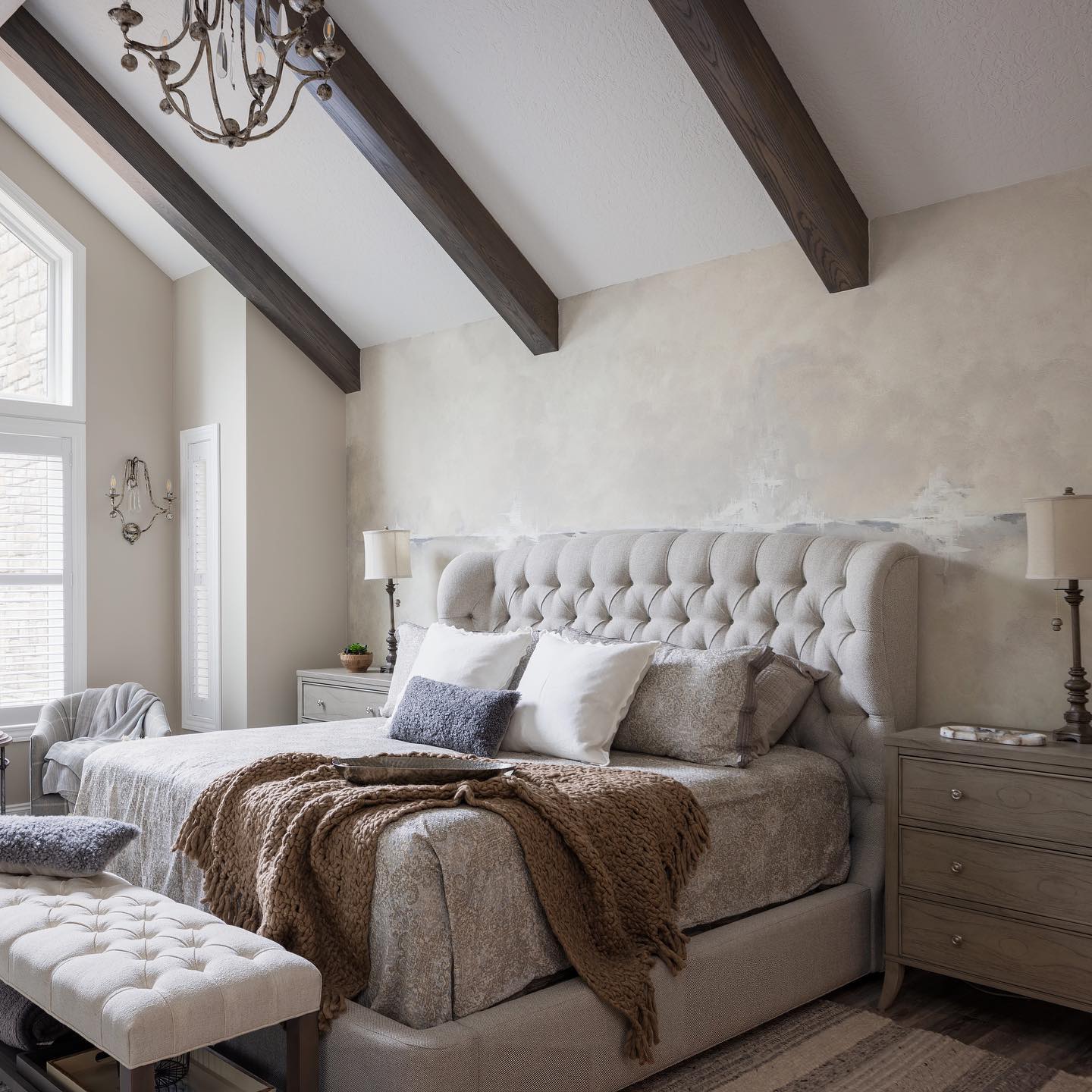 Gothic 2-Light Wall Sconce- Silver 