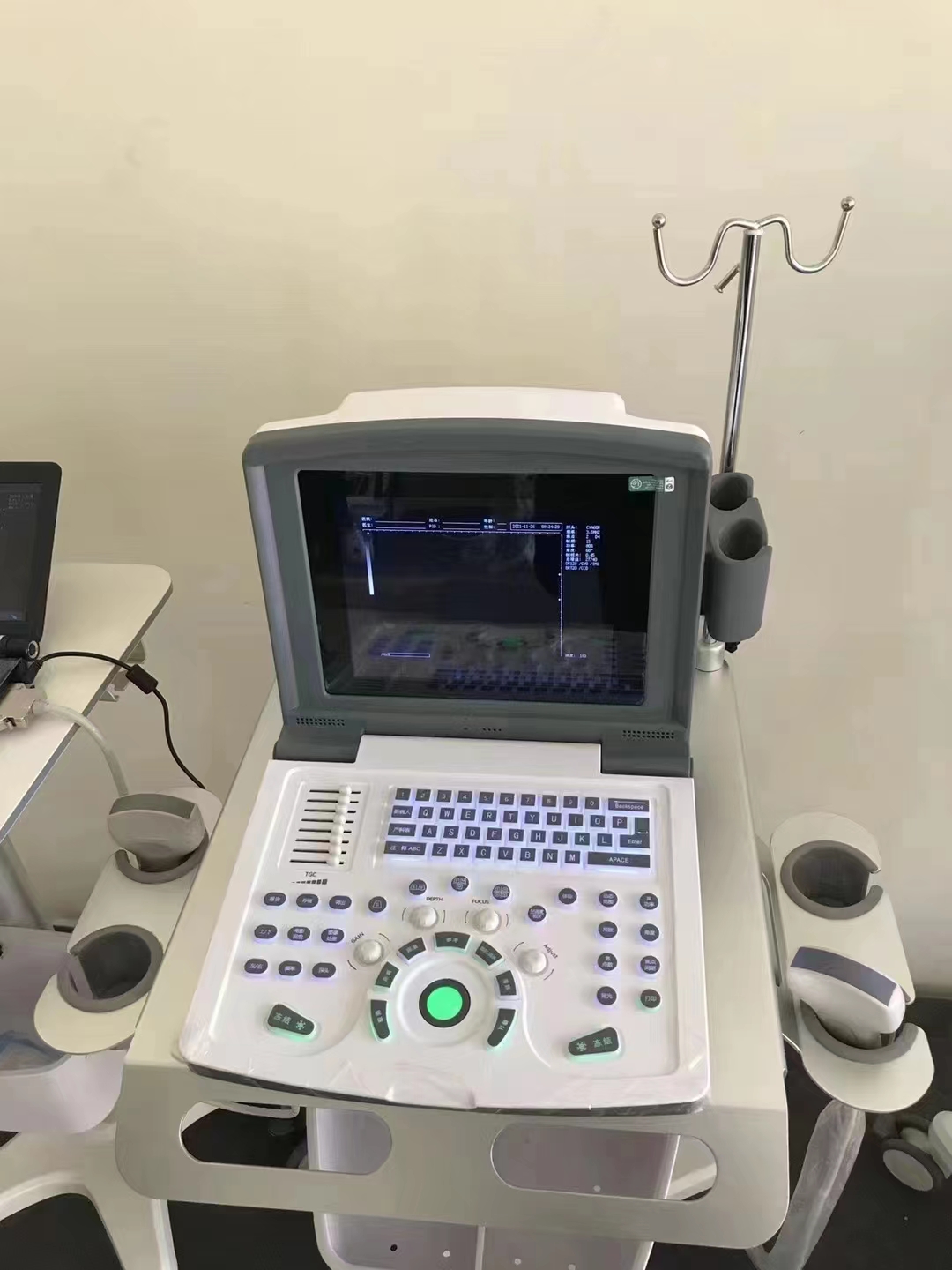 Portable Black and White Laptop Ultrasound System with 2 transducers for Abdomen ,OB.Gyn, Small orgen ,Vascular, Cardiaovascular