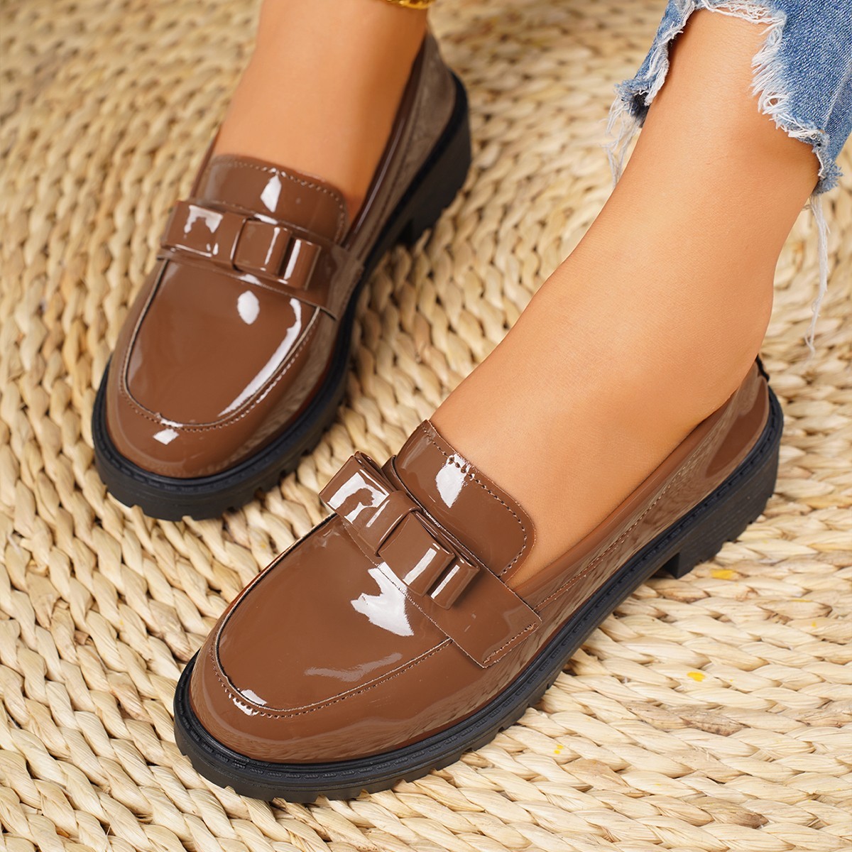 🔥Last Day Promotion 50% OFF - Women's Solid Colour Fashion Thick Sole Leather Shoes