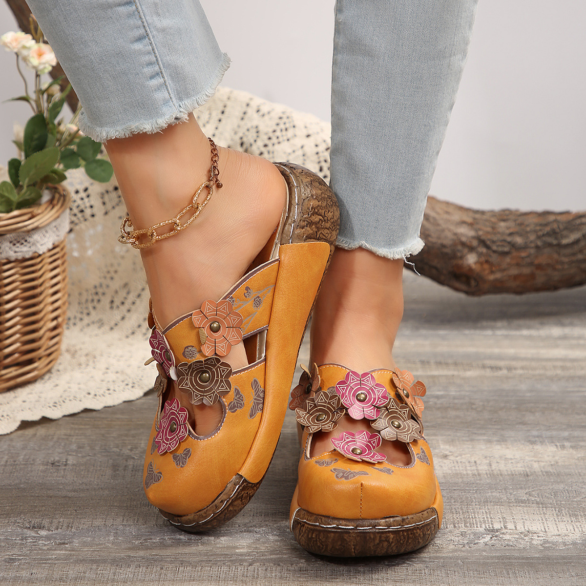 Women's Floral Leather Clog Sandals 
