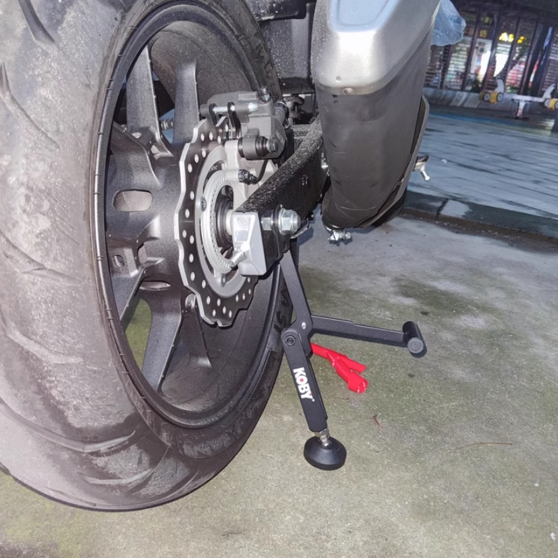 Motorcycle lifting frame rear wheel support frame portable maintenance lifting frame