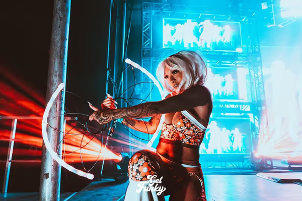 🔥Vibrant LED Flow Fans🎁