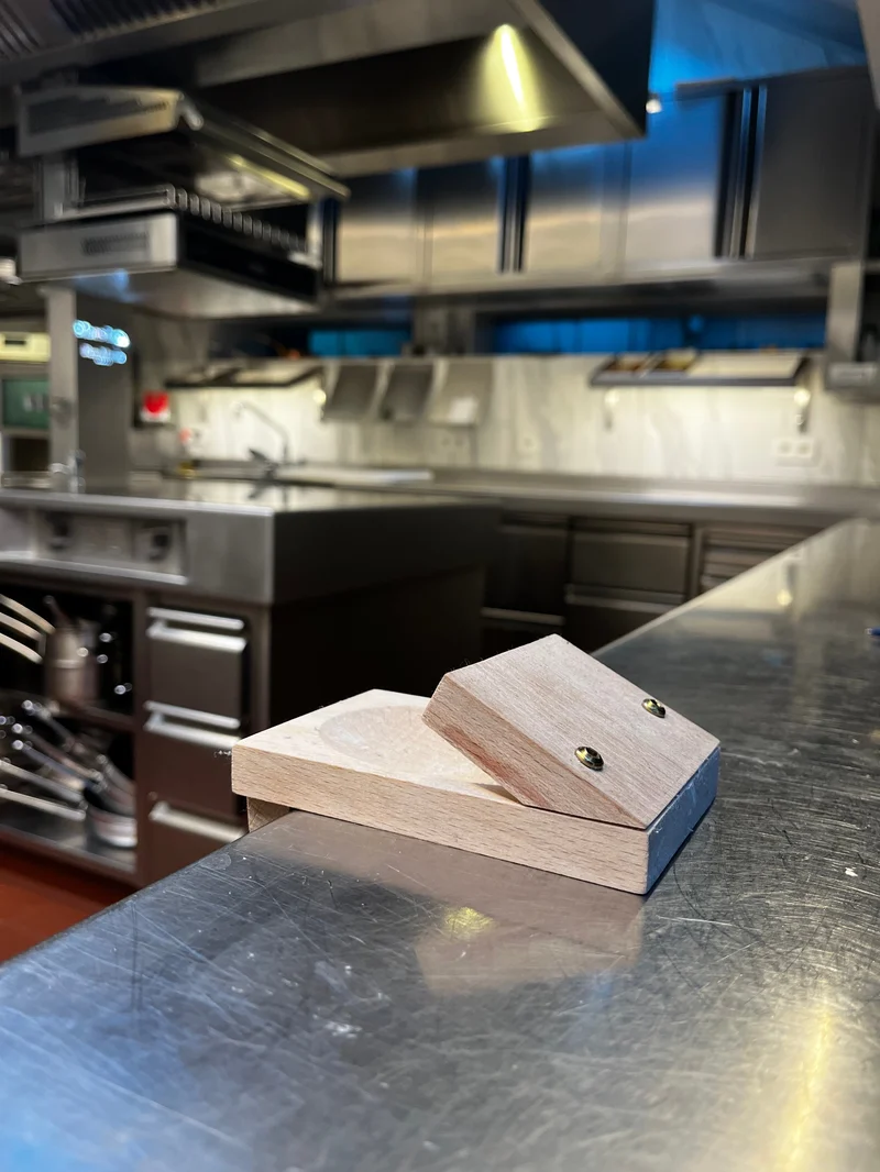 Does not hurt hands-Oyster shucking clamp-Festivesl