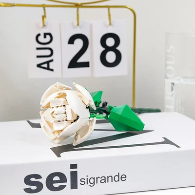 🌹🌹Roses that are always full of romance and love will not wither🌹-Festivesl