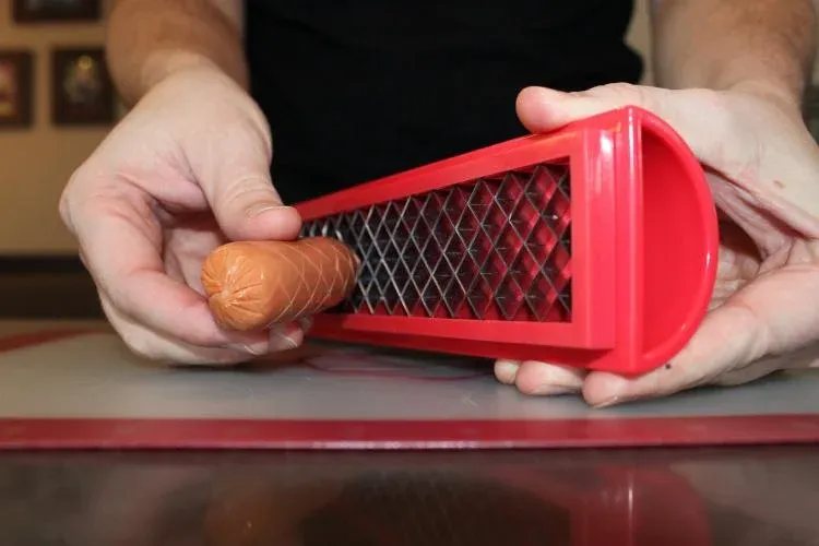🔥HOT SALE 49% OFF - Hot Dog Criss-Cross Slots Slicer