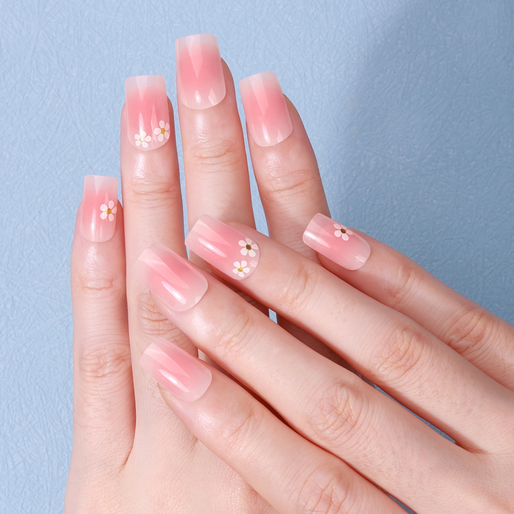 Blush Daisy Accent Gel Nail Wraps – Fresh Charm for Feminine Nails